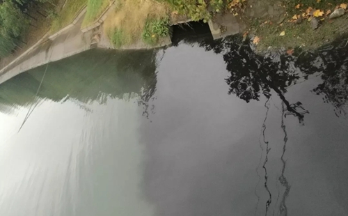 湖北荊州市排污囗&ldquo;一堵了之&rdquo; 造成生活污水倒灌街面 群眾反映強(qiáng)烈